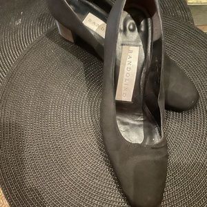 Bandolino Médium Stacked Heel Pumps in Black Suede with Silver Metal Heels 8M